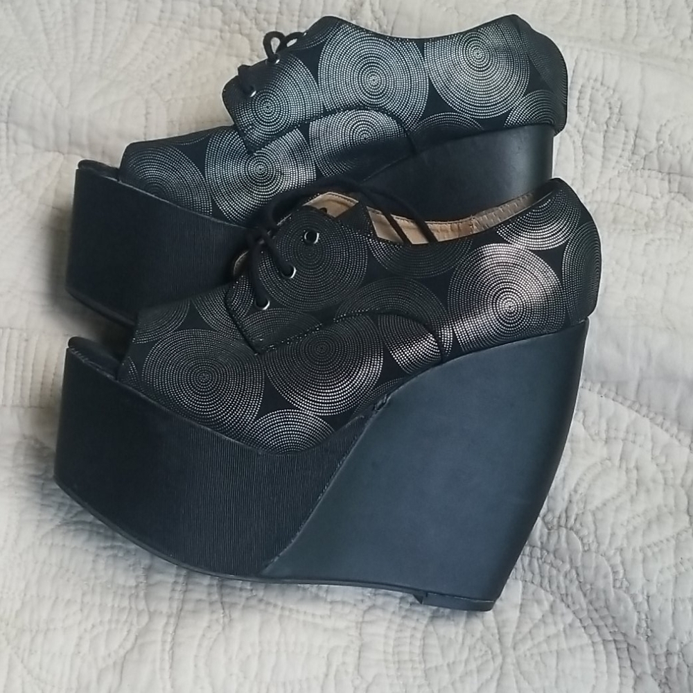 Penny Loves Kenny Black Platform Wedges
